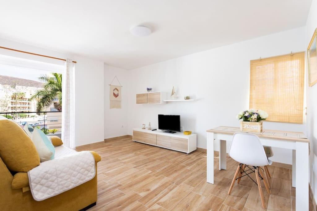 Vivienda Vacacional Rosaini Los Cristianos  Eksteriør bilde